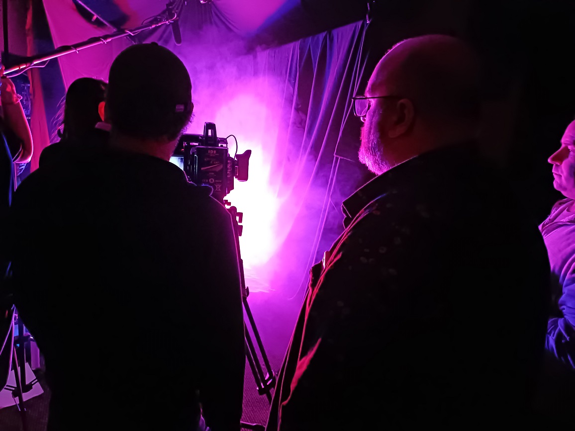 Nathan Head doubling as The Mogern's forearm in the original ending